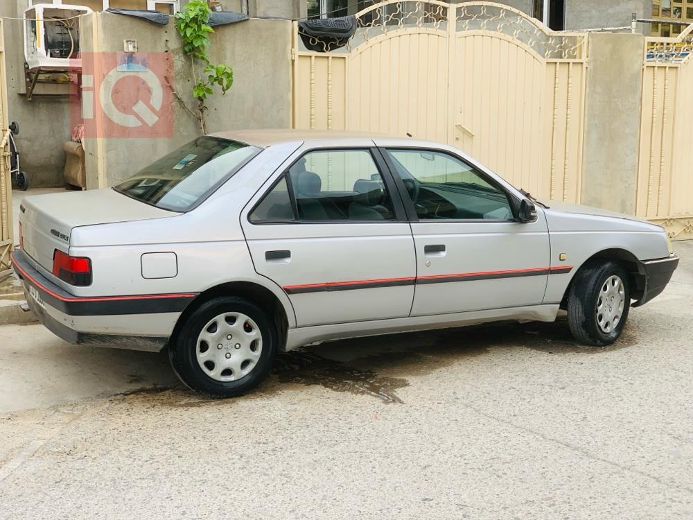 Peugeot 405
